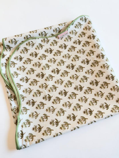 Green Floral Scalloped Tablecloth - Square
