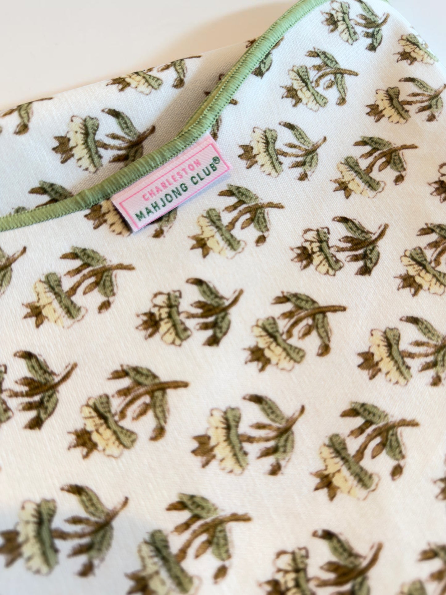 Green Floral Scalloped Tablecloth - Square